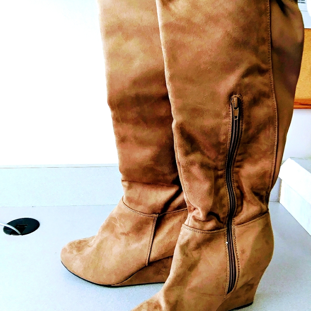 Heeled wedge boots